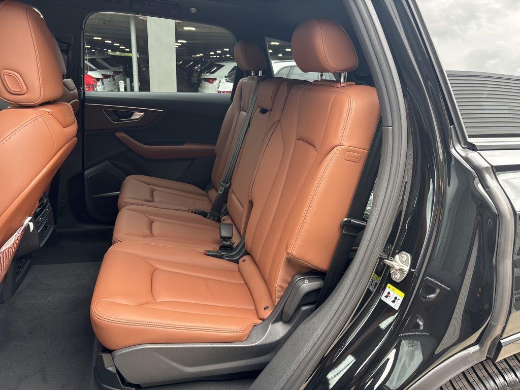 new 2025 Audi Q7 car, priced at $63,405