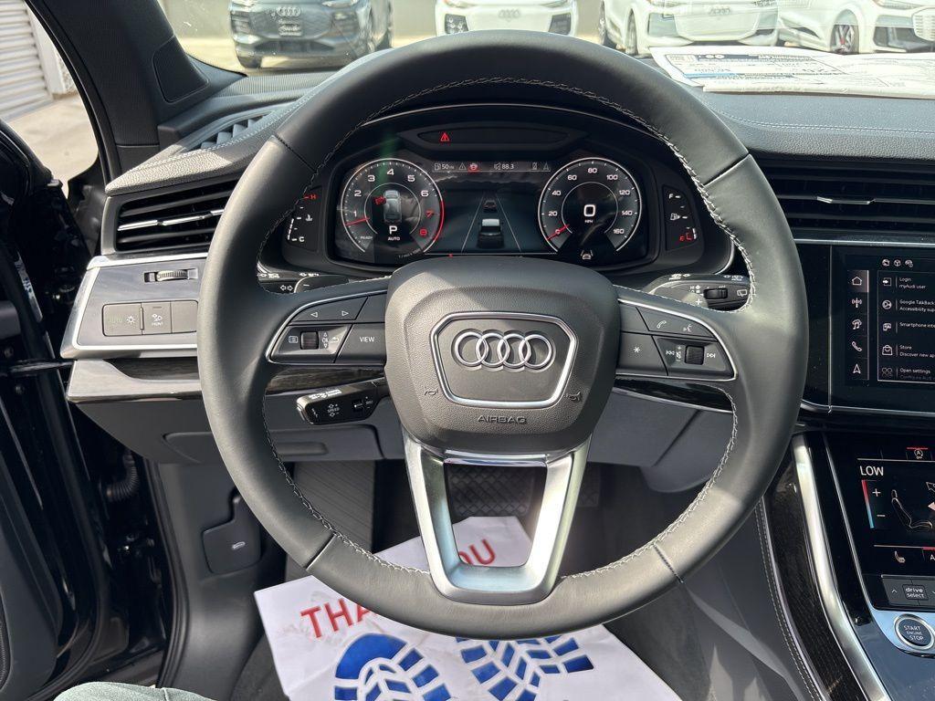 new 2025 Audi Q7 car, priced at $62,718