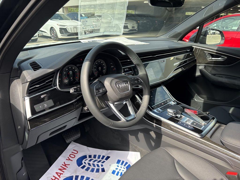 new 2025 Audi Q7 car, priced at $62,718