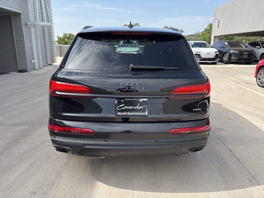 new 2025 Audi Q7 car, priced at $62,718