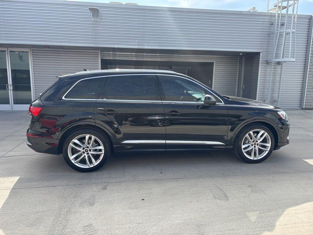 new 2025 Audi Q7 car, priced at $64,480