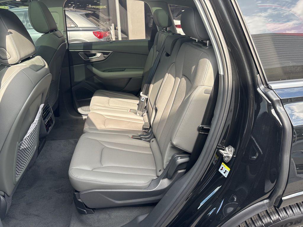 new 2025 Audi Q7 car, priced at $64,480