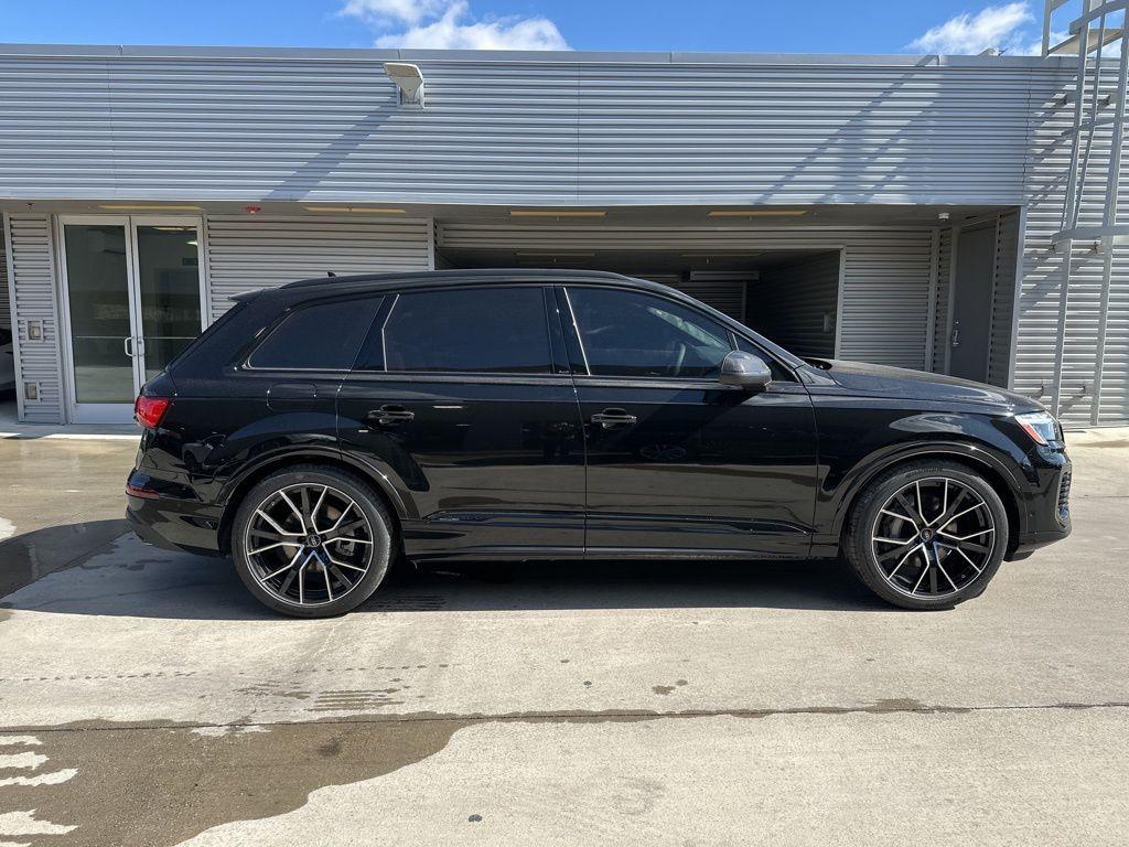 new 2025 Audi Q7 car, priced at $77,835