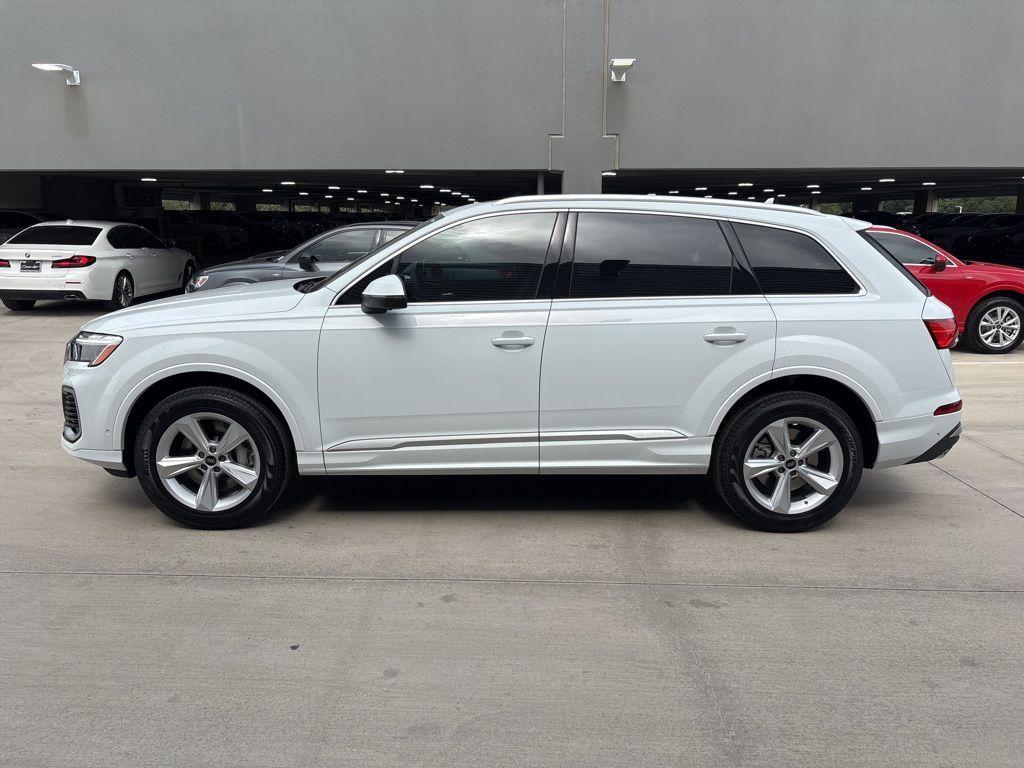 new 2025 Audi Q7 car, priced at $59,013