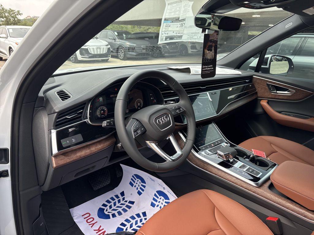 new 2025 Audi Q7 car, priced at $59,013