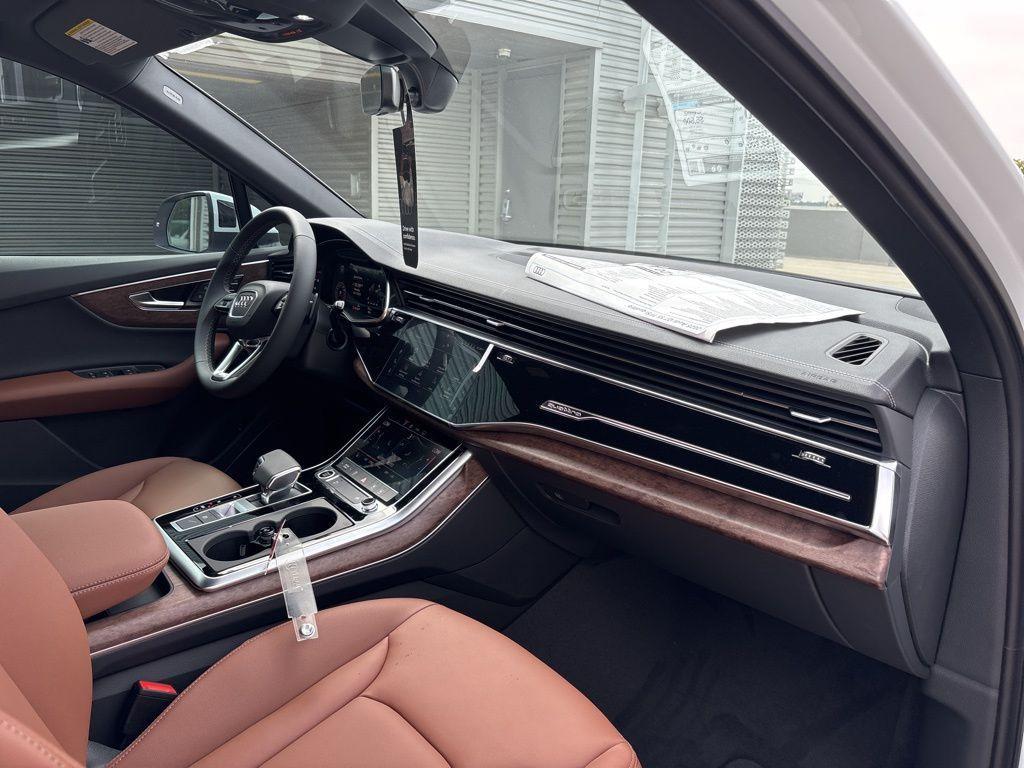 new 2025 Audi Q7 car, priced at $59,013