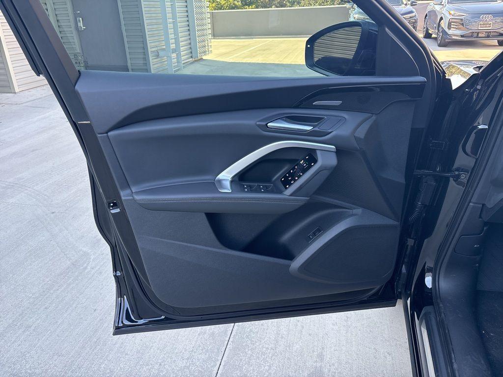 new 2025 Audi Q5 car, priced at $61,950