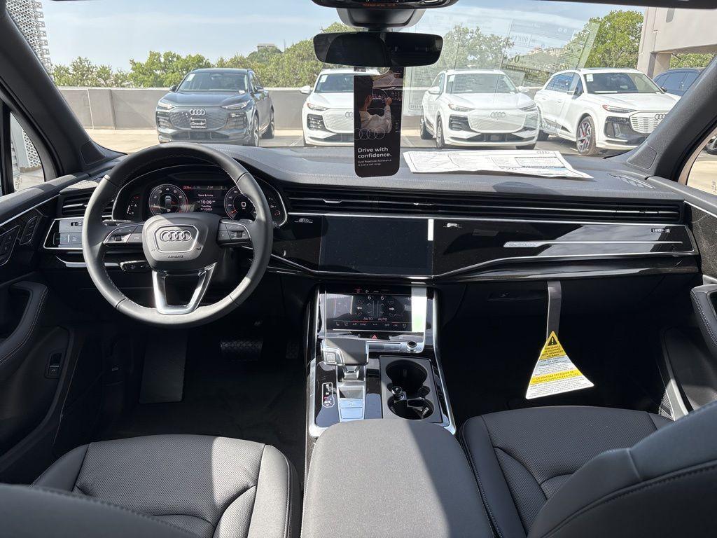 new 2025 Audi Q7 car, priced at $64,361