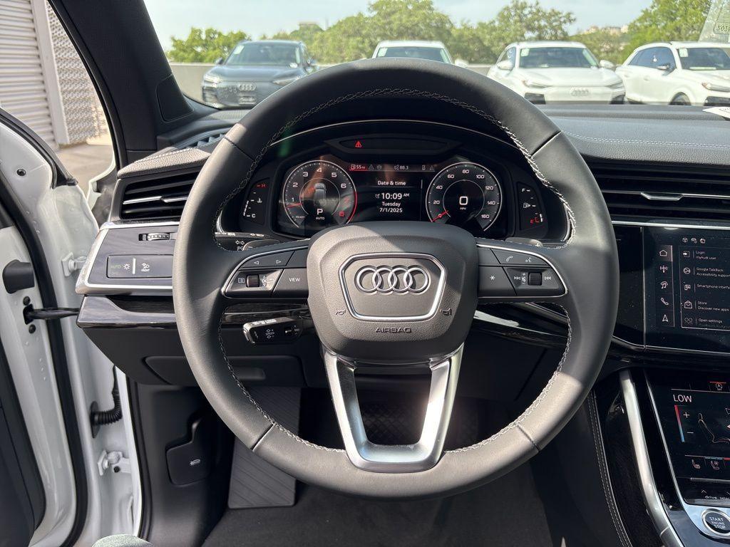 new 2025 Audi Q7 car, priced at $64,361