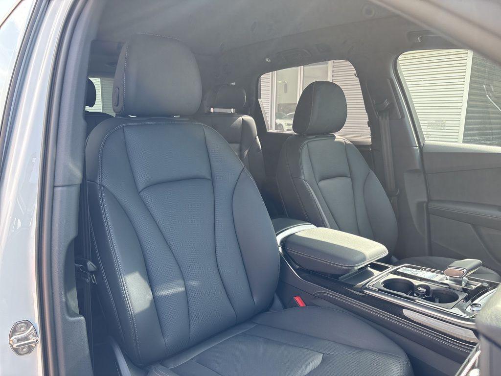 new 2025 Audi Q7 car, priced at $64,361