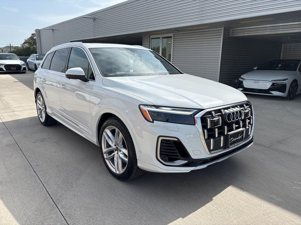 new 2025 Audi Q7 car, priced at $64,361
