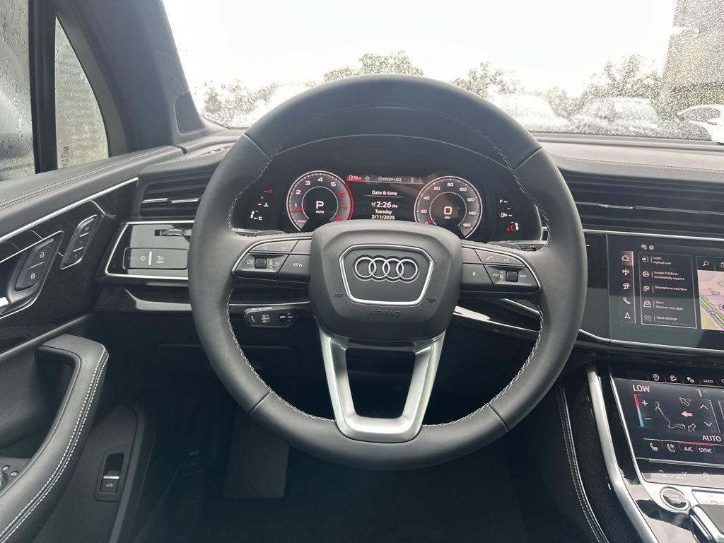 new 2025 Audi Q7 car, priced at $76,905