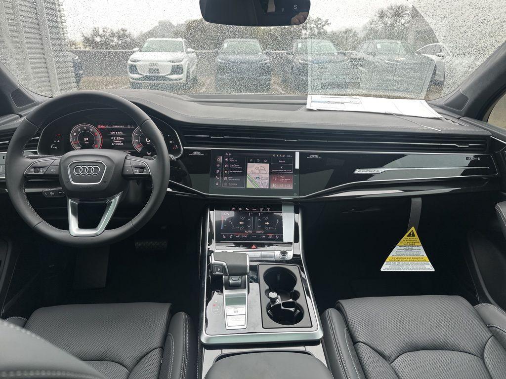 new 2025 Audi Q7 car, priced at $76,905