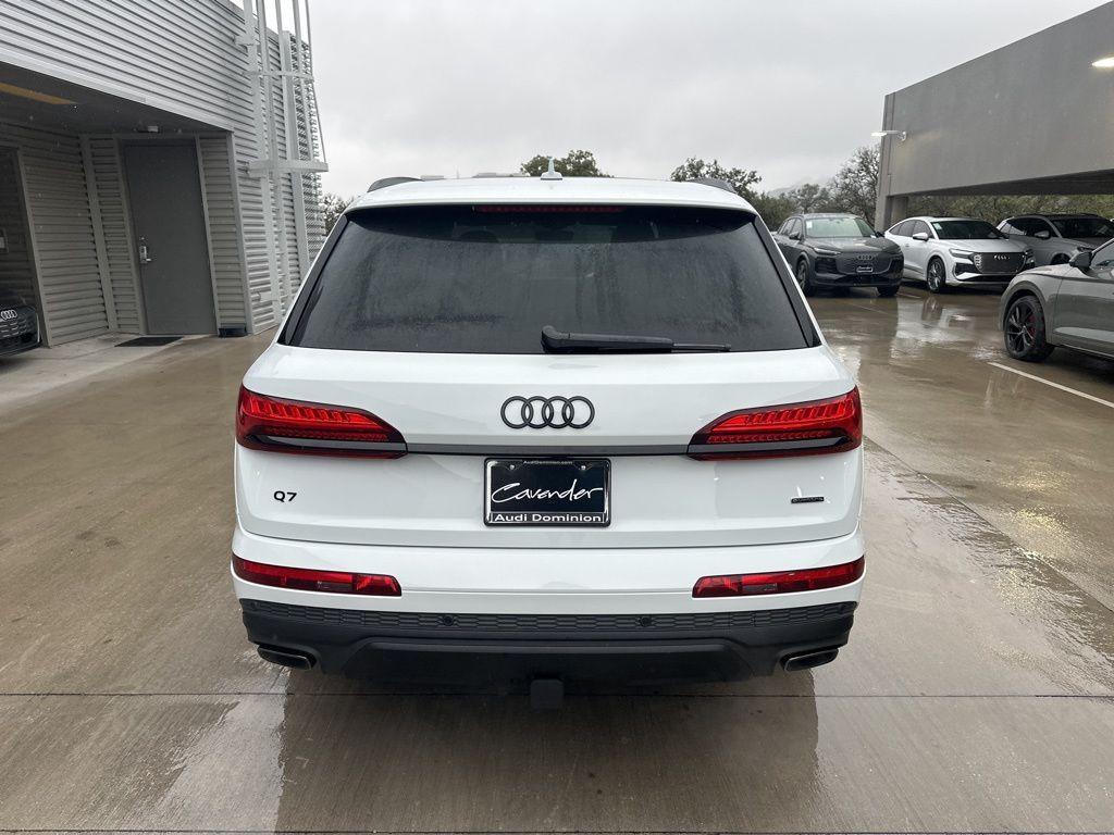 new 2025 Audi Q7 car, priced at $76,905