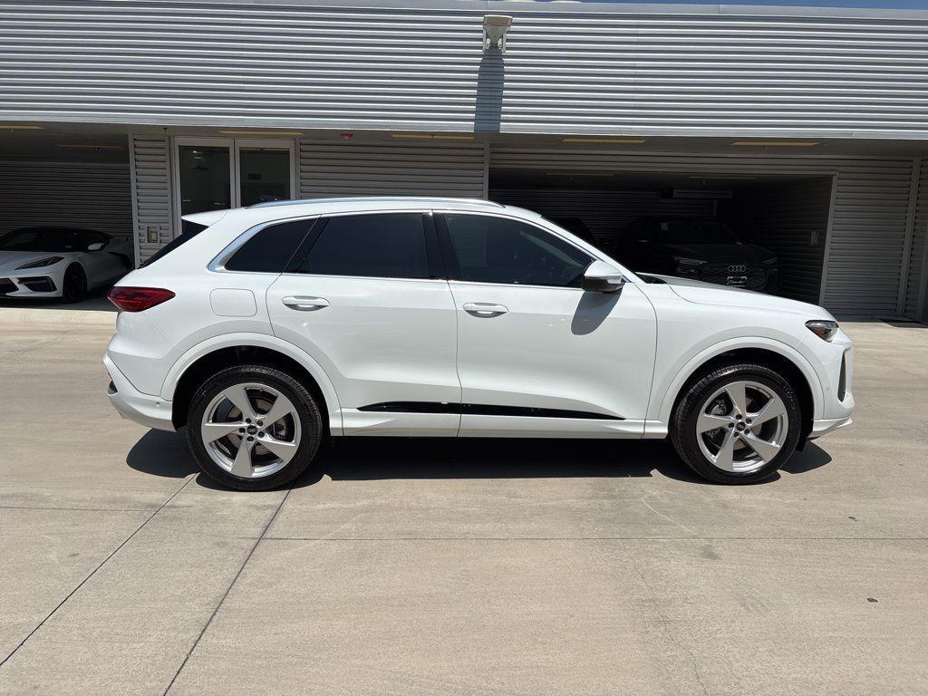 new 2025 Audi Q5 car, priced at $59,768