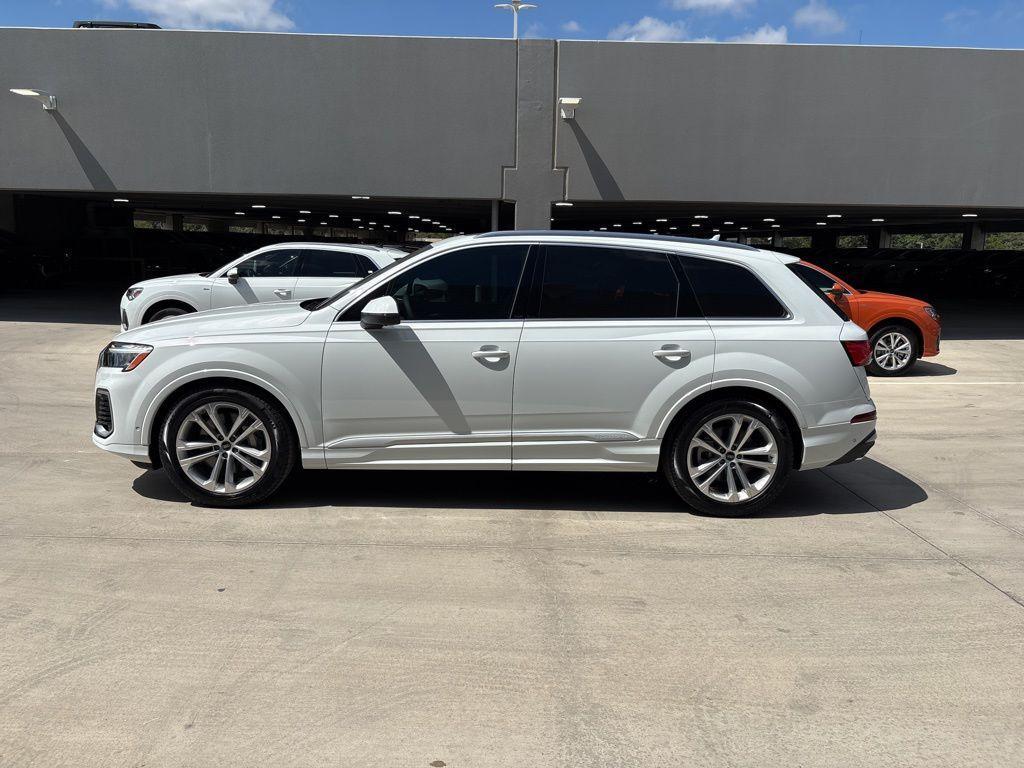 new 2026 Audi Q7 car, priced at $76,445