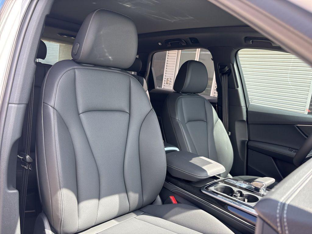 new 2026 Audi Q7 car, priced at $76,445