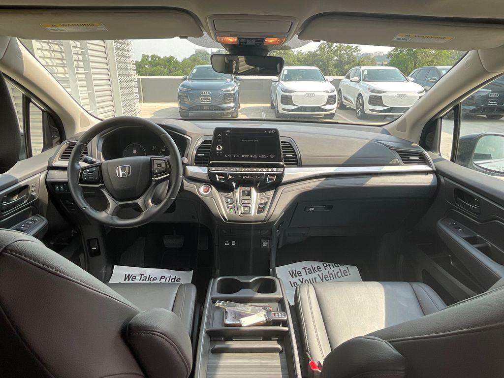 used 2025 Honda Odyssey car, priced at $41,892