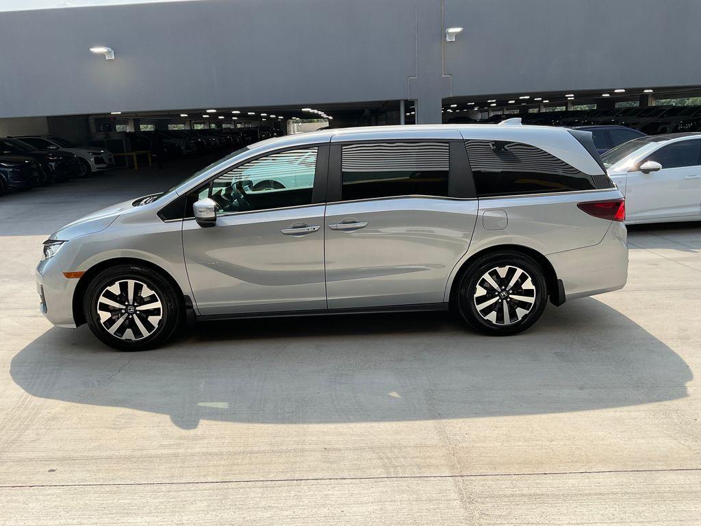 used 2025 Honda Odyssey car, priced at $41,892