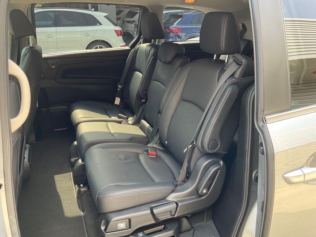 used 2025 Honda Odyssey car, priced at $41,892