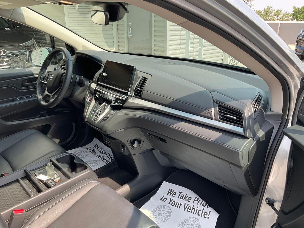 used 2025 Honda Odyssey car, priced at $41,892