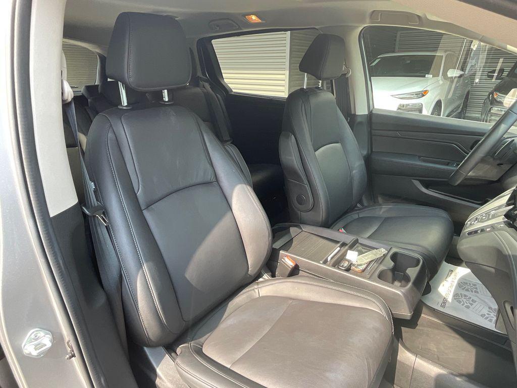 used 2025 Honda Odyssey car, priced at $41,892