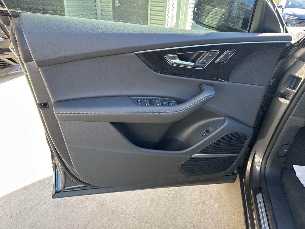 new 2025 Audi Q8 car, priced at $78,572