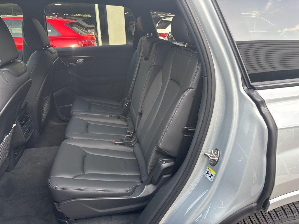 new 2025 Audi Q7 car, priced at $63,487