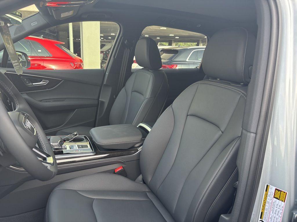 new 2025 Audi Q7 car, priced at $63,487