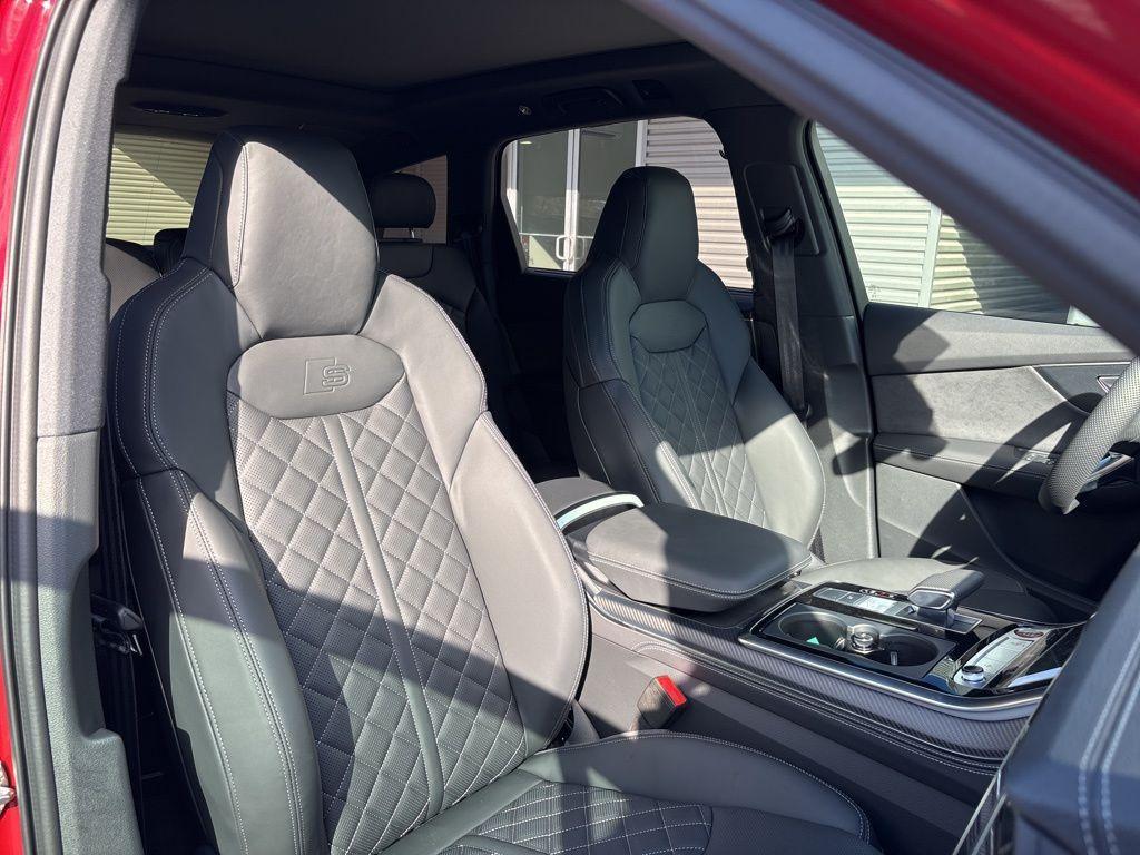 new 2026 Audi SQ7 car, priced at $100,055