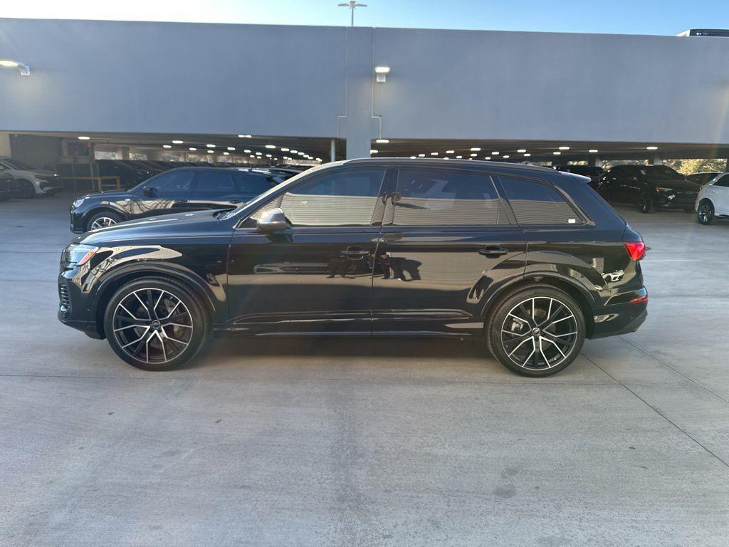 new 2025 Audi Q7 car, priced at $77,835
