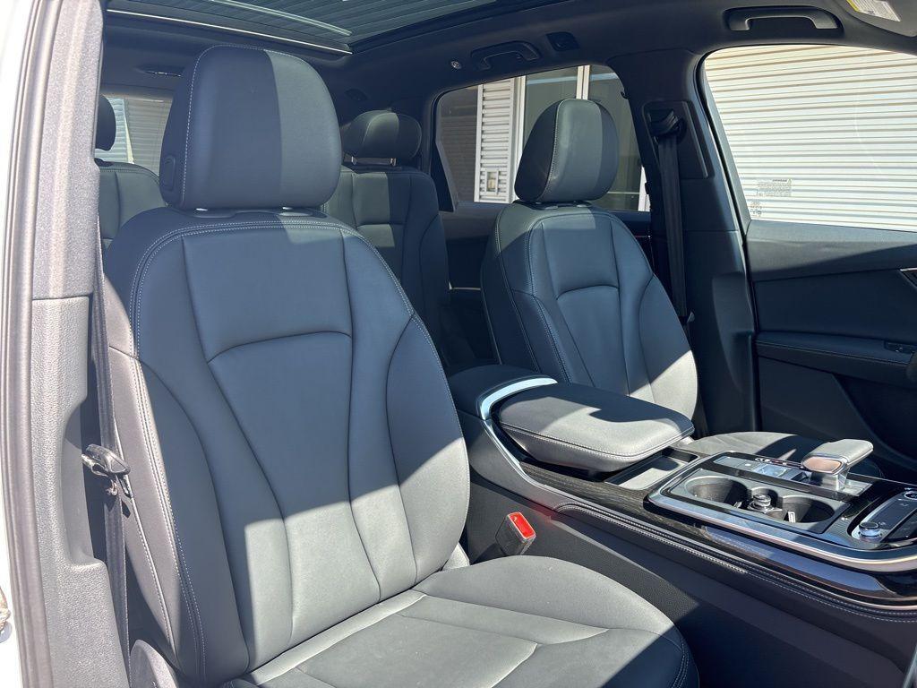 used 2025 Audi Q7 car, priced at $55,991