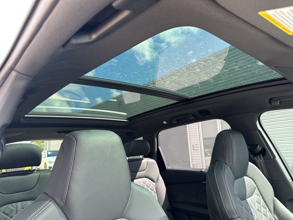 new 2025 Audi SQ7 car, priced at $91,133