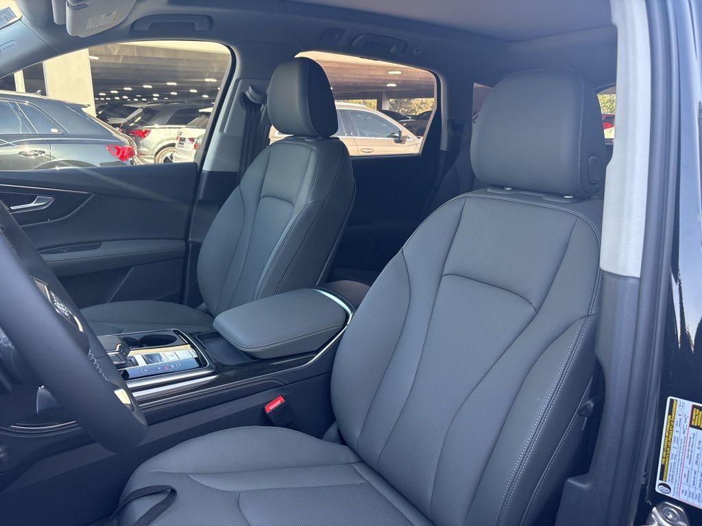 new 2025 Audi Q7 car, priced at $72,480