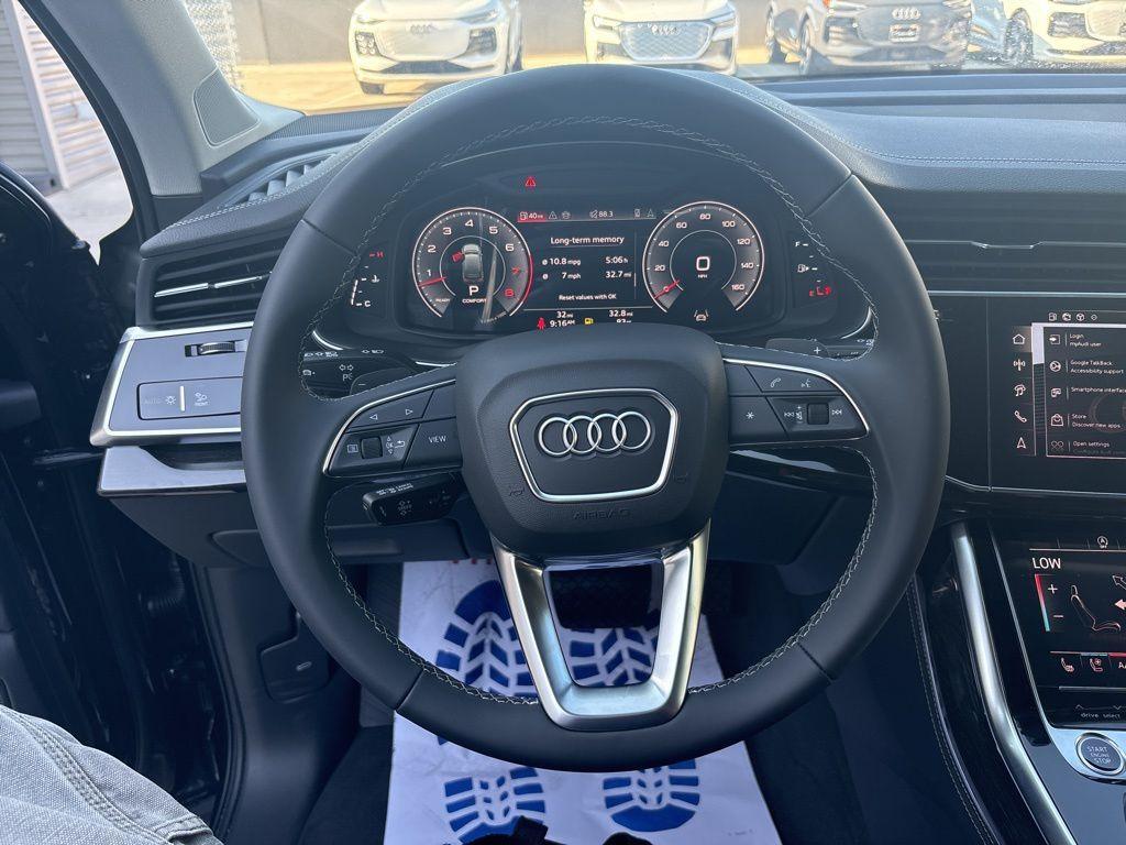 new 2025 Audi Q7 car, priced at $72,480