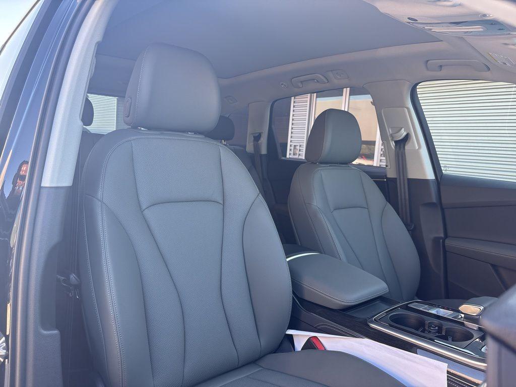 new 2025 Audi Q7 car, priced at $72,480