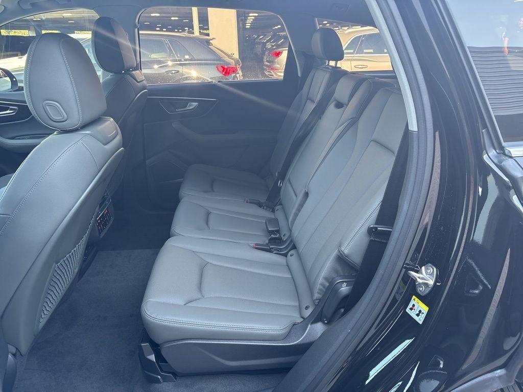 new 2025 Audi Q7 car, priced at $72,480