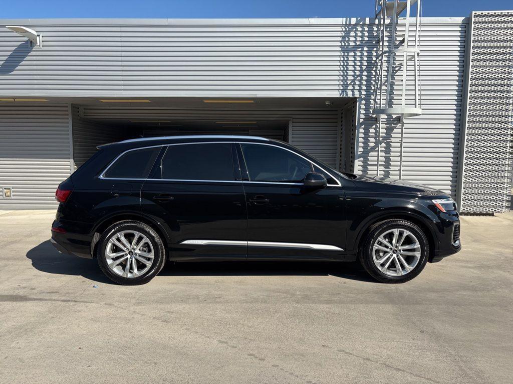 new 2026 Audi Q7 car, priced at $76,445