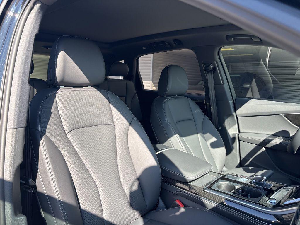 new 2026 Audi Q7 car, priced at $76,445
