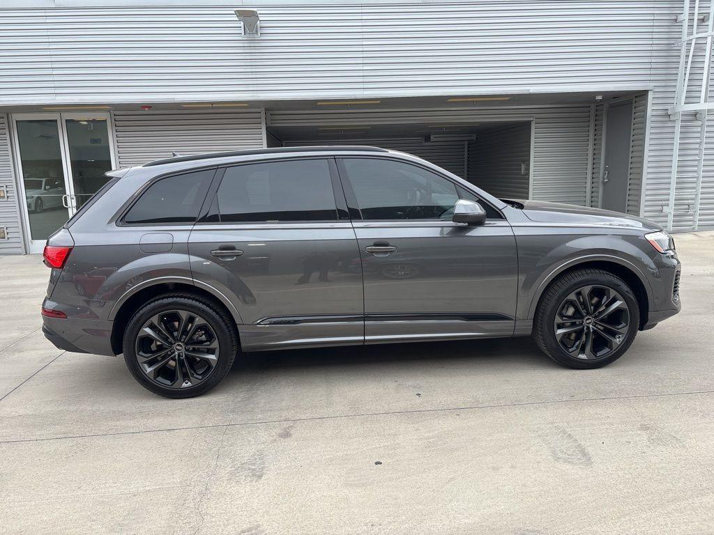 new 2025 Audi Q7 car, priced at $63,487