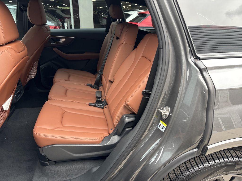 new 2025 Audi Q7 car, priced at $63,487