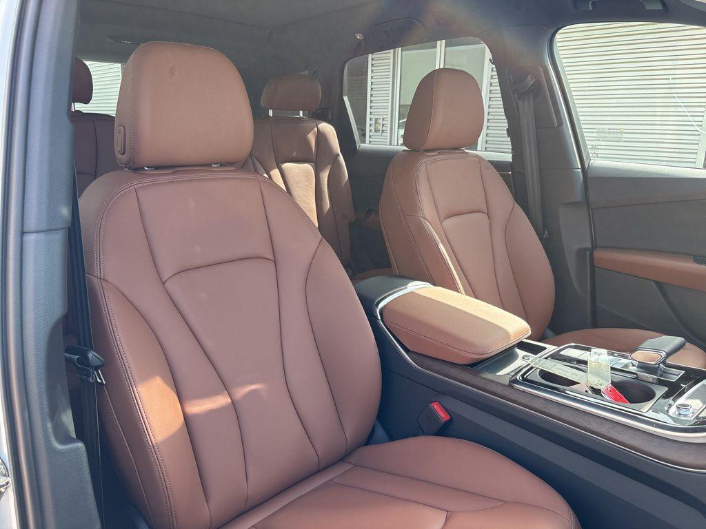 new 2025 Audi Q7 car, priced at $56,896