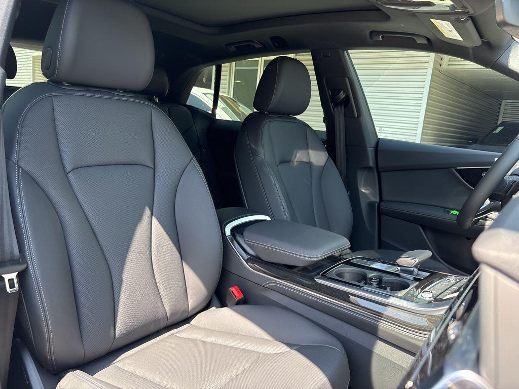 new 2025 Audi Q8 car, priced at $77,955