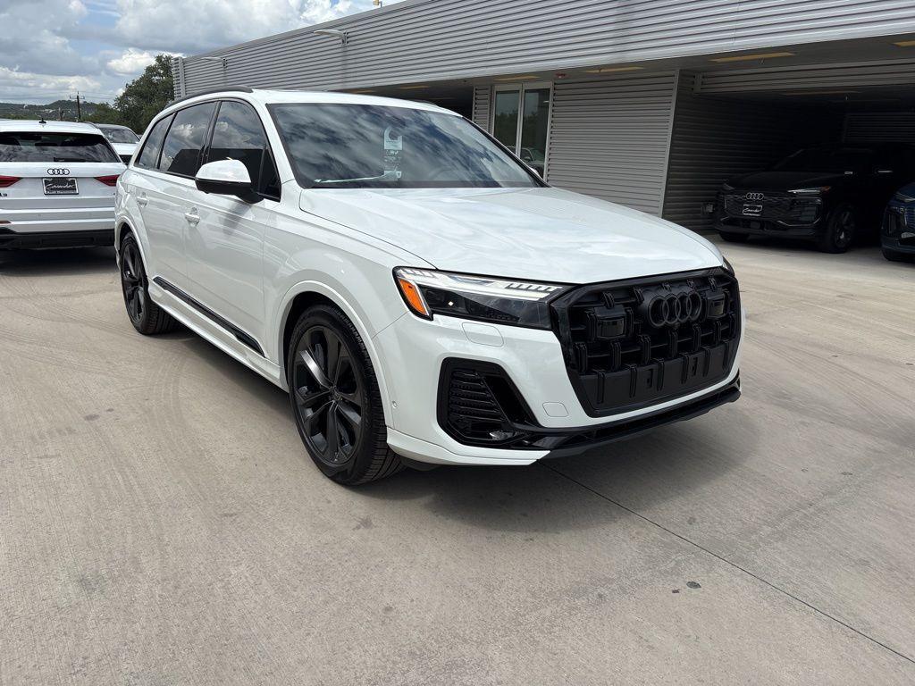 new 2025 Audi Q7 car, priced at $69,851