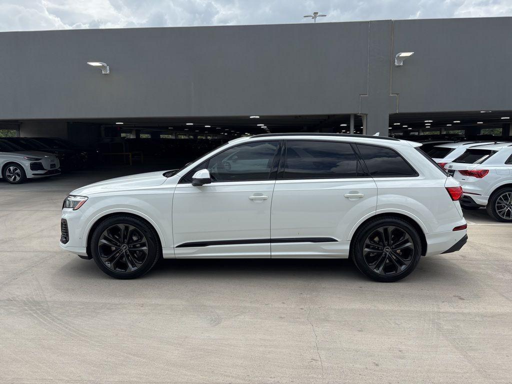 new 2025 Audi Q7 car, priced at $69,851