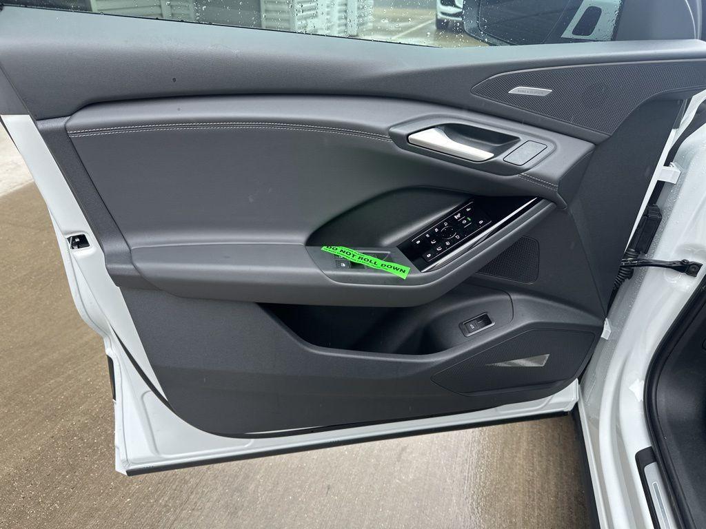 new 2025 Audi Q6 e-tron car, priced at $67,402