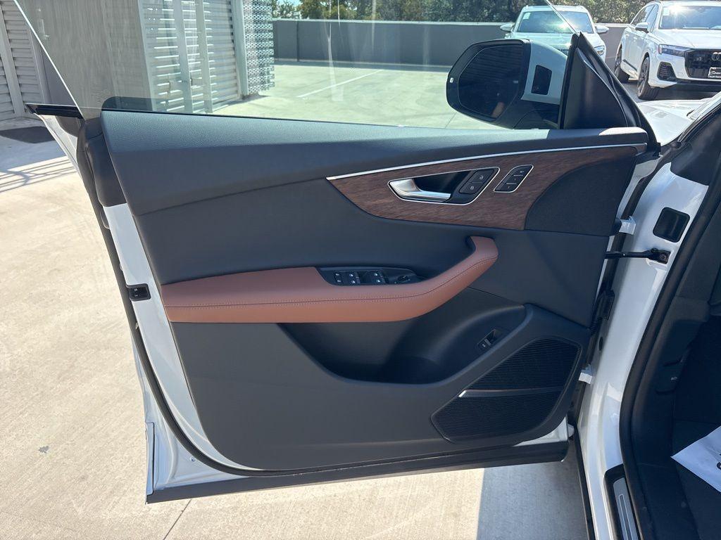 new 2025 Audi Q8 car, priced at $81,465