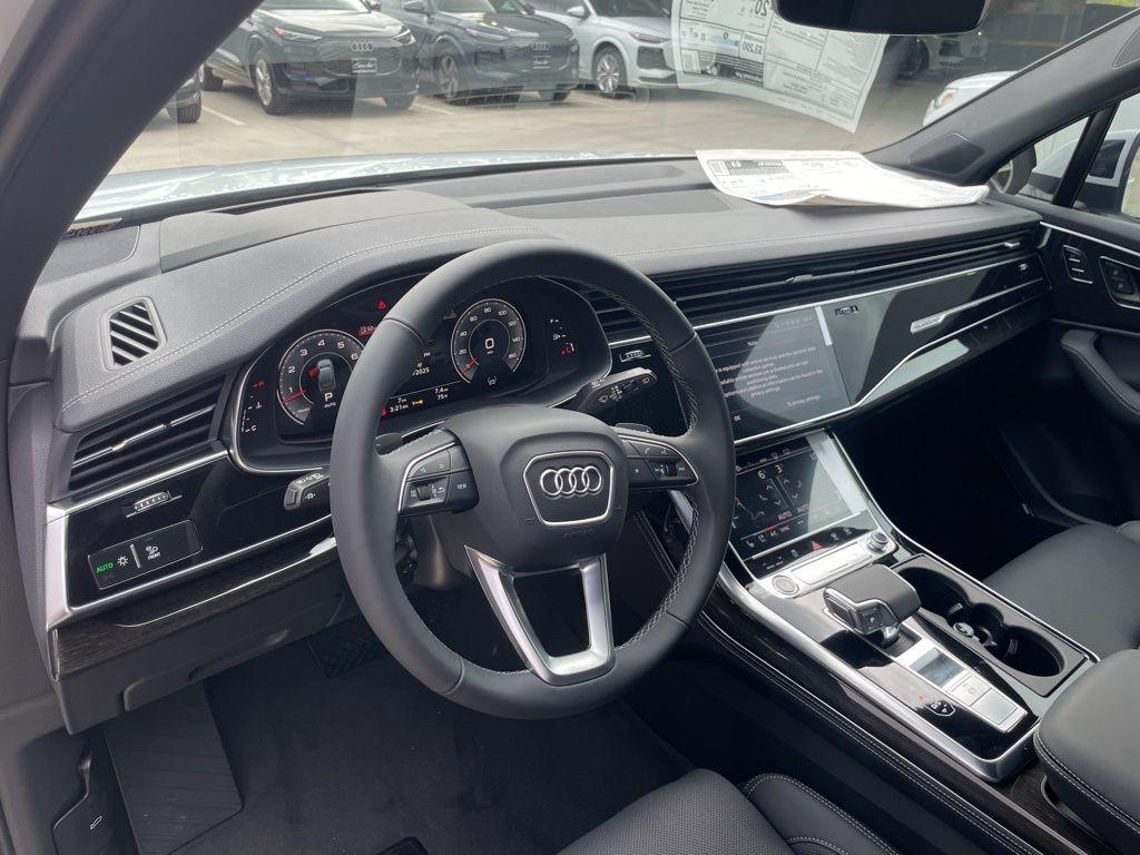 new 2025 Audi Q7 car, priced at $72,346