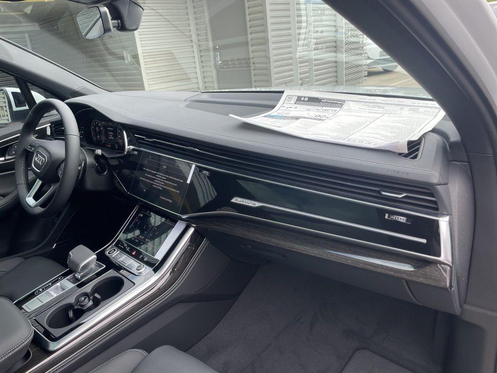 new 2025 Audi Q7 car, priced at $72,346