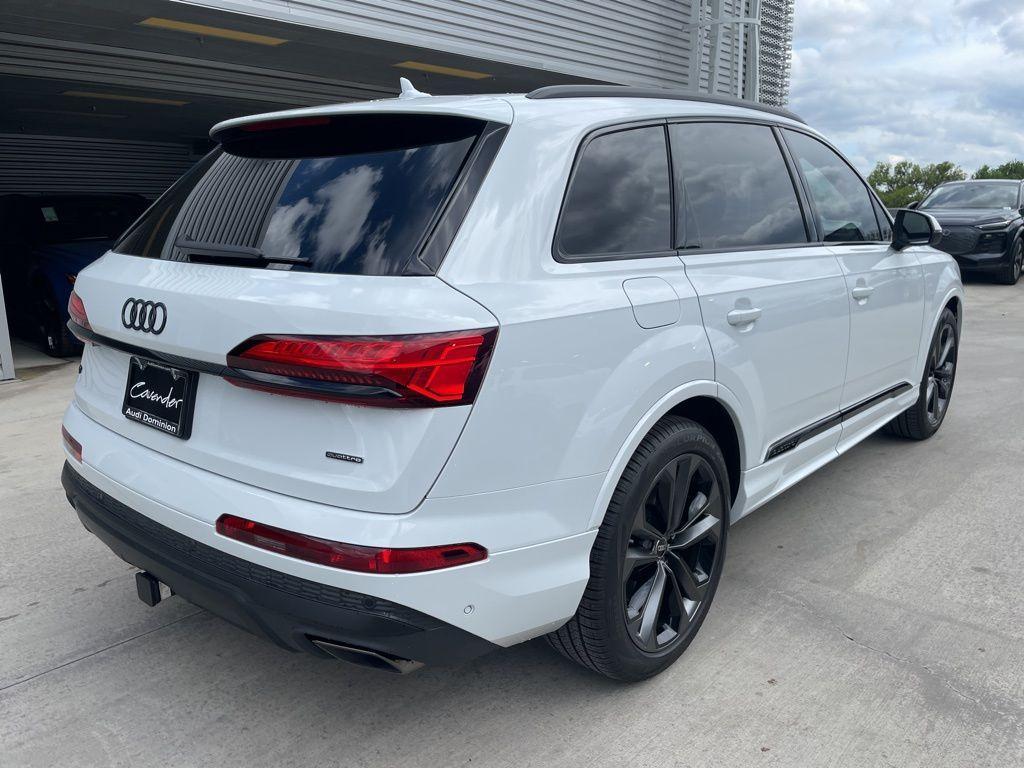 new 2025 Audi Q7 car, priced at $72,346